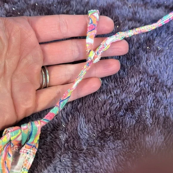 5/$25 Woman’s Large Buc-ee’s Patterned Romper - Picture 4 of 5